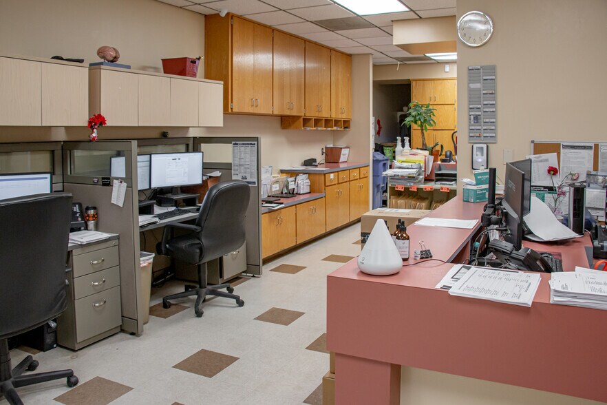 More Photos Of 1705 28th St, Bakersfield Medical For Lease