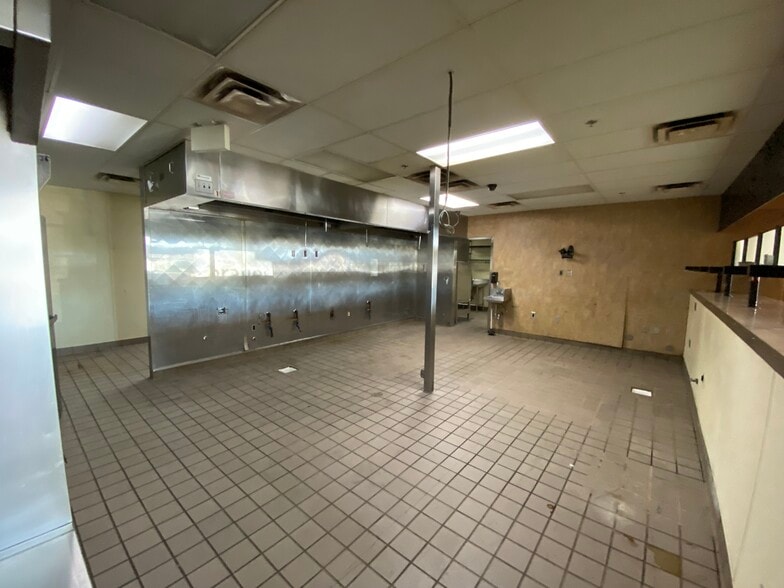 More Photos Of 4280-4302 E Indian School Rd, Phoenix Unknown For Lease