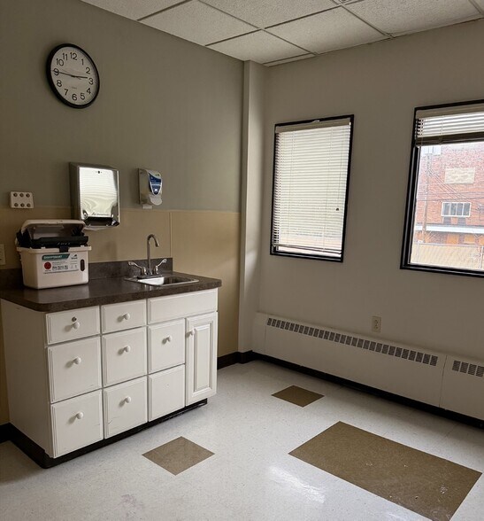 More Photos Of 27155 Chardon Rd, Richmond Heights Medical For Sale