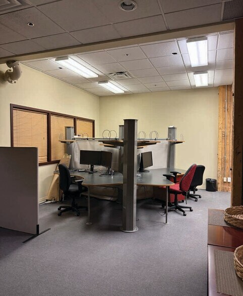 More Photos Of 115 Bannatyne Ave, Winnipeg Office For Lease