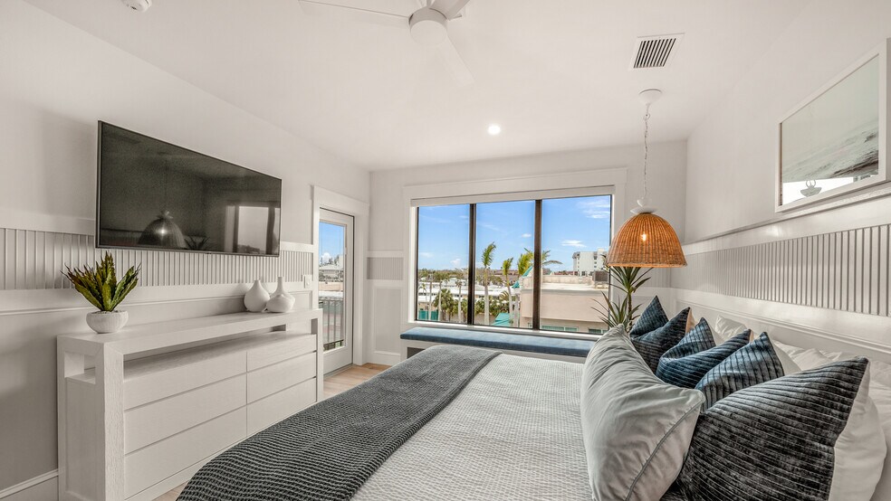 More Photos Of , Siesta Key Multifamily For Sale