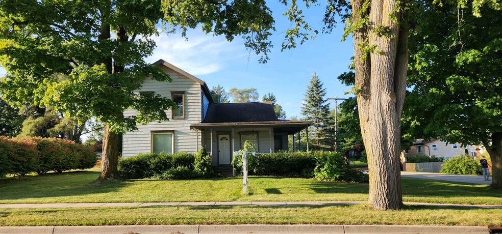 More Photos Of 545 E Main St, Pinckney Office Residential For Sale