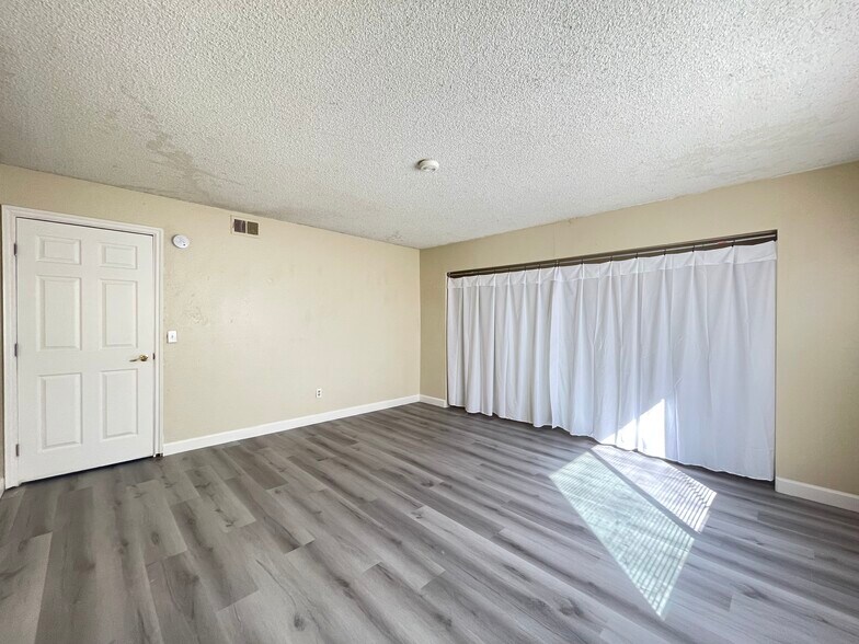 More Photos Of 1709 Fairfield Ave, Las Vegas Apartments For Sale