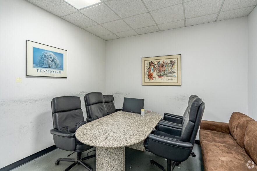 More Photos Of 3718 57th St, Woodside Distribution For Sale