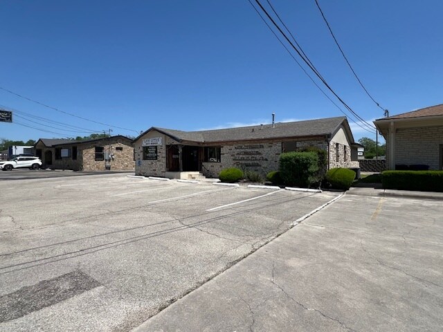 More Photos Of 907 S Main St, Copperas Cove Office For Sale