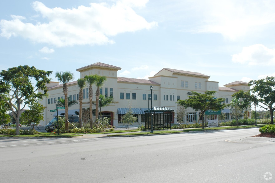 More Photos Of 15501-15519 NW 67th Ave, Miami Lakes General Retail For Lease