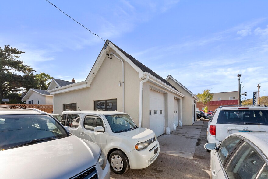 More Photos Of 4201 E Lake St, Minneapolis Auto Dealership For Sale