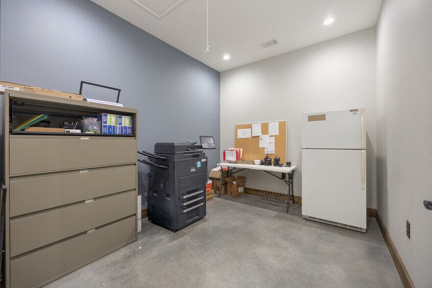 More Photos Of 299 W Eldorado Pky, McKinney Office For Sale