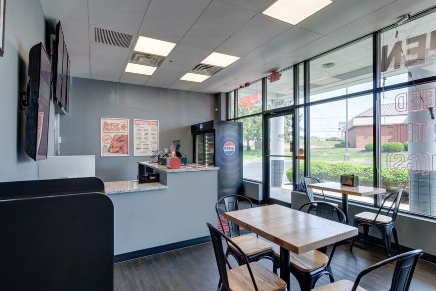 More Photos Of 351 Southland Dr, Lexington Fast Food For Sale