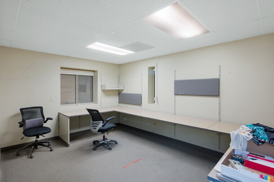 More Photos Of 3200 W Diamond St, Tucson Warehouse For Lease