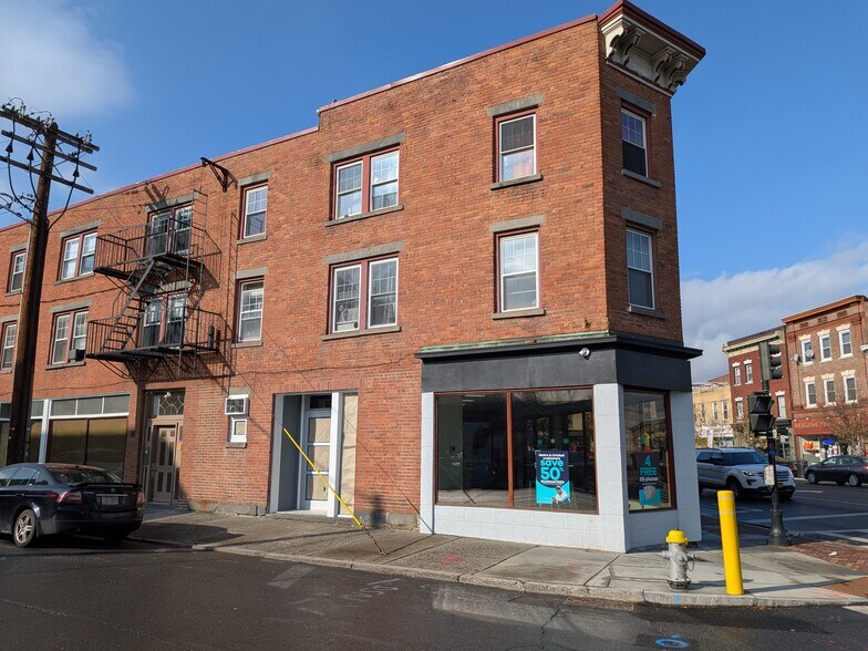 More Photos Of 585 Broadway, Kingston Storefront Retail Office For Lease