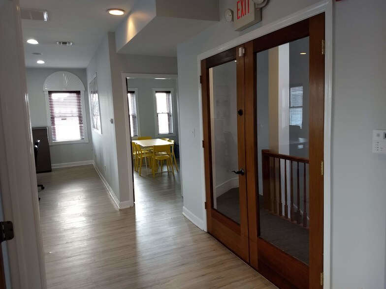 More Photos Of 17-19 Beechwood Rd, Summit General Retail For Sale