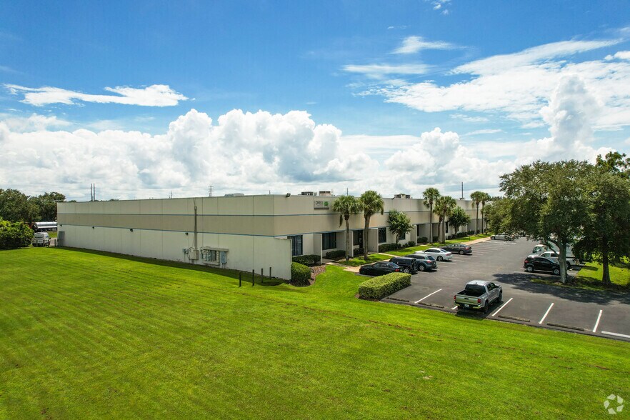 More Photos Of 602-624 S Ware Blvd, Tampa Distribution For Lease