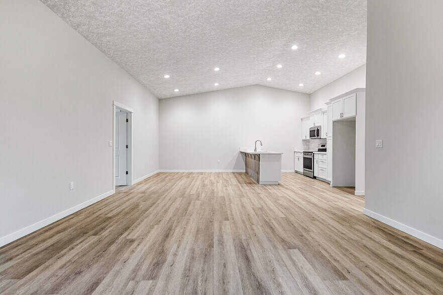 More Photos Of 1183 37TH Ct, Sweet Home Multifamily For Sale