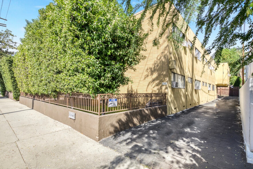 More Photos Of 14641 Magnolia Blvd, Sherman Oaks Apartments For Sale