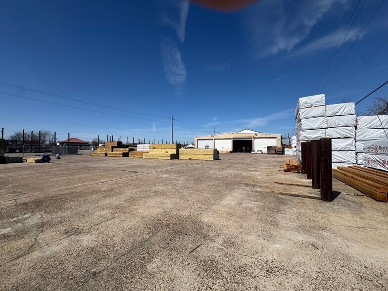 More Photos Of 607 Dumont St, South Houston Manufacturing For Sale