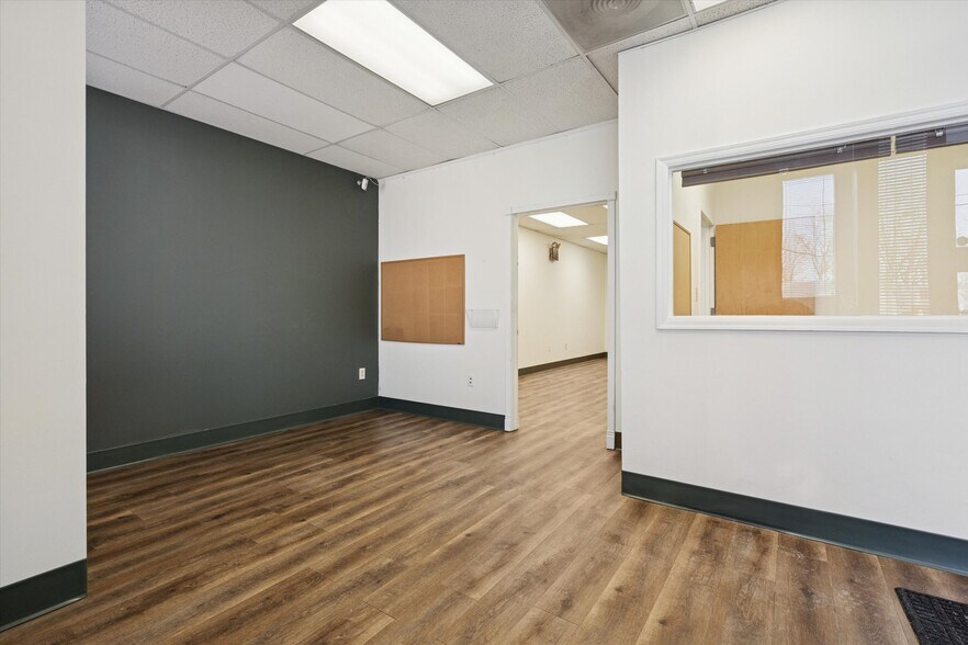 More Photos Of 10501 Academy Rd, Philadelphia Medical For Sale