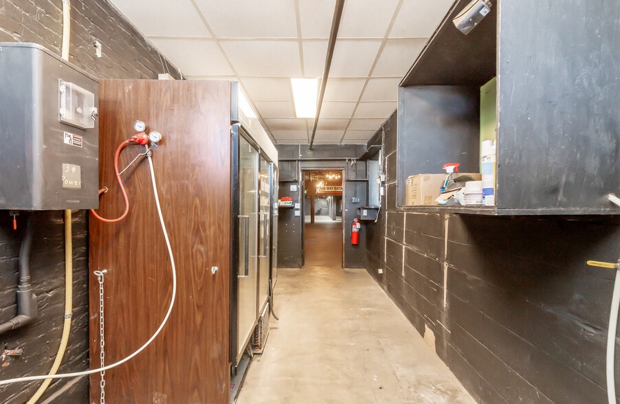 More Photos Of 1032 Story Ave, Louisville Bar For Lease