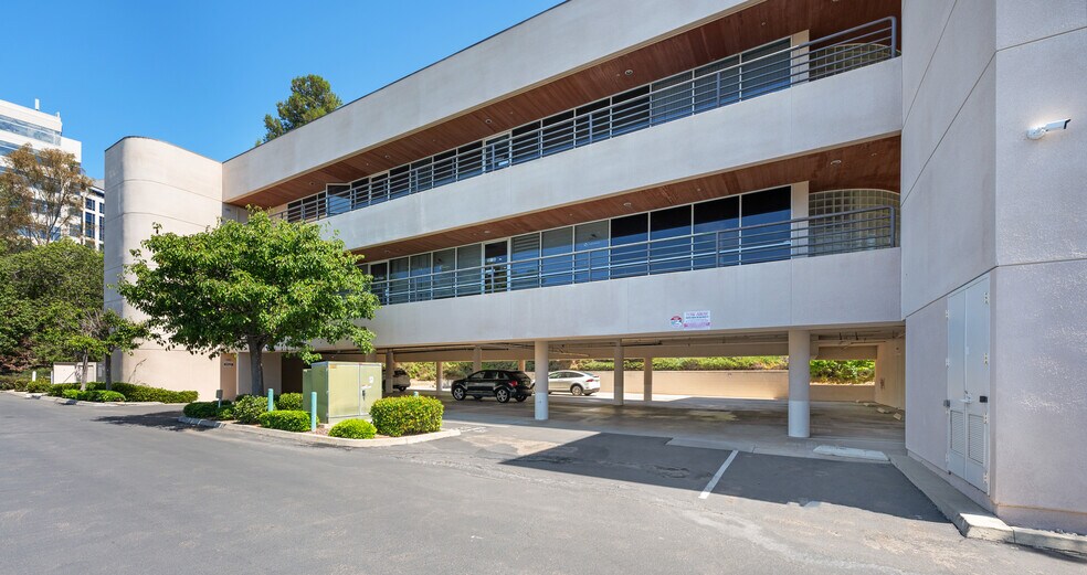 More Photos Of 5850 Oberlin Dr, San Diego Office For Sale