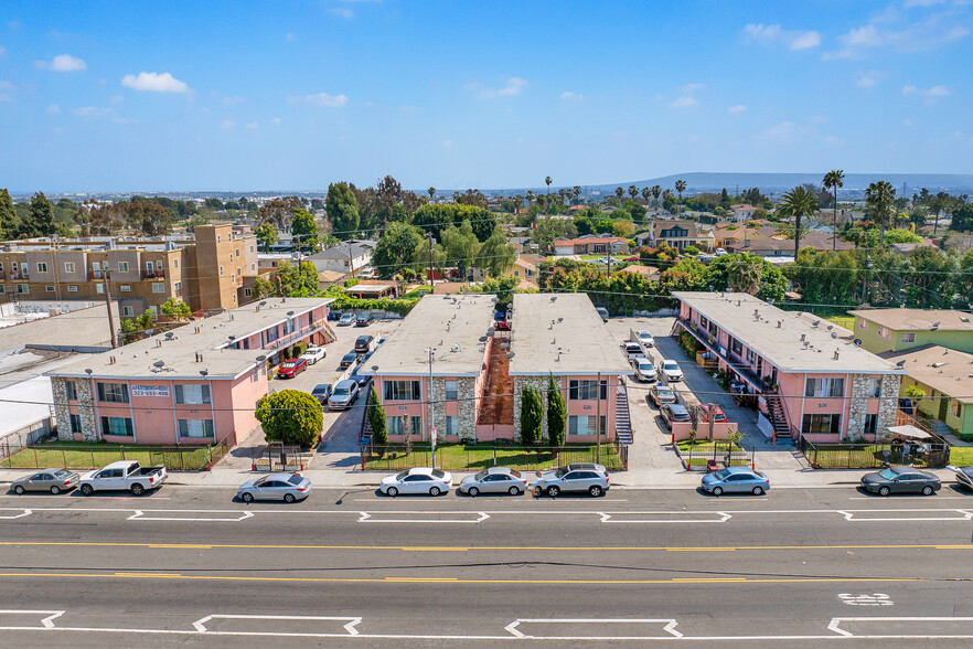 Primary Photo Of 520-536 W 120th St, Los Angeles Apartments For Sale