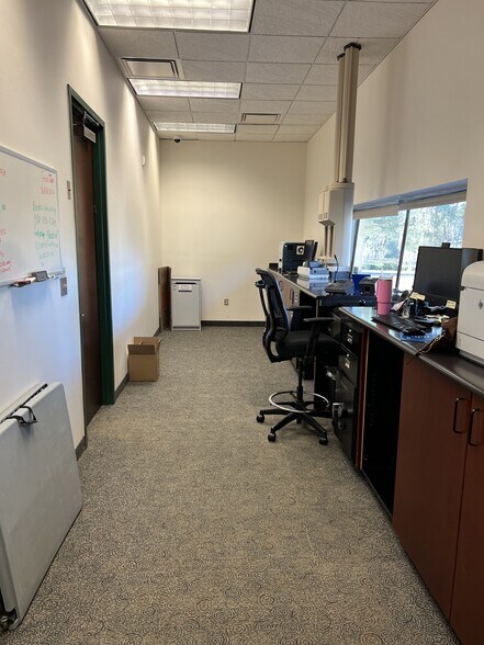 More Photos Of 2906 Kerry Forest Pky, Tallahassee Bank For Lease