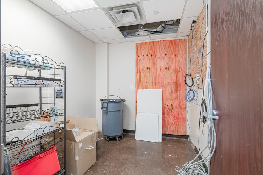 More Photos Of 4830 Knightsbridge Blvd, Columbus Medical For Lease
