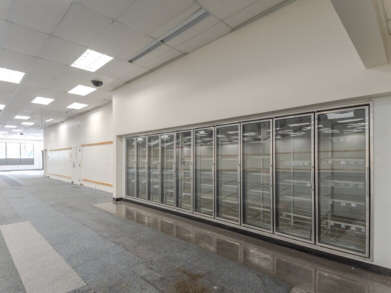 More Photos Of 6980 W Commercial Blvd, Lauderhill Drugstore For Sale