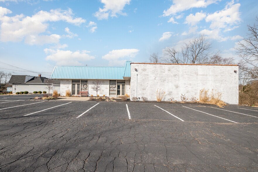 More Photos Of 4456-4460 Bridgetown Rd, Cincinnati Office For Lease