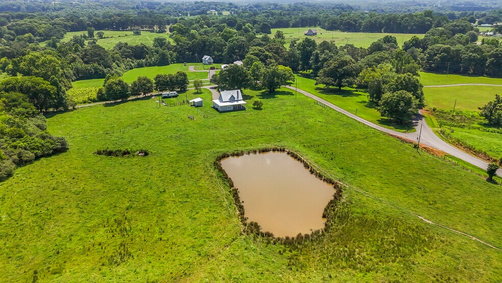 More Photos Of 74 Gore Rd, Boaz Restaurant For Sale