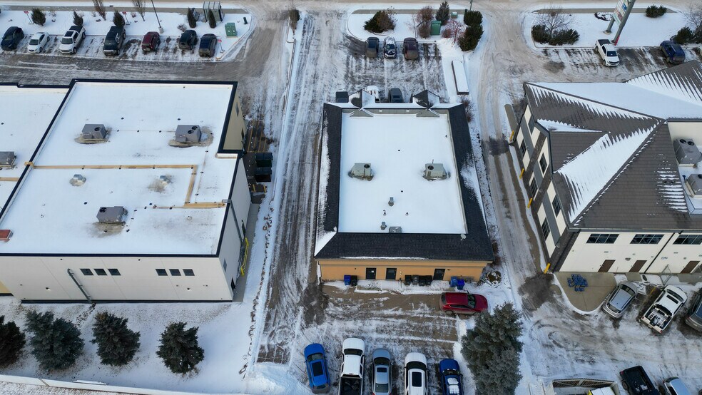 More Photos Of 5021 Parkwood Rd, Blackfalds Medical For Sale