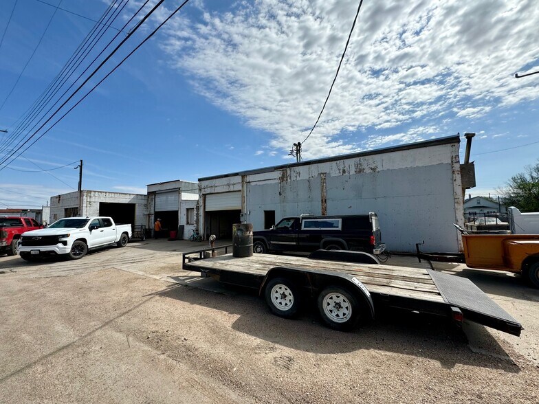 More Photos Of 1712 Central Ave, Kearney Warehouse For Lease