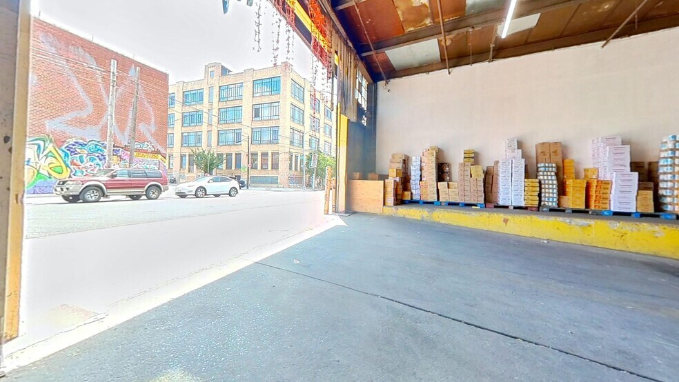 More Photos Of 275 Boerum St, Brooklyn Warehouse For Sale