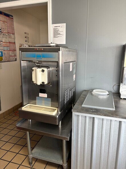 More Photos Of 228 W Broad St, Chesaning Restaurant For Sale