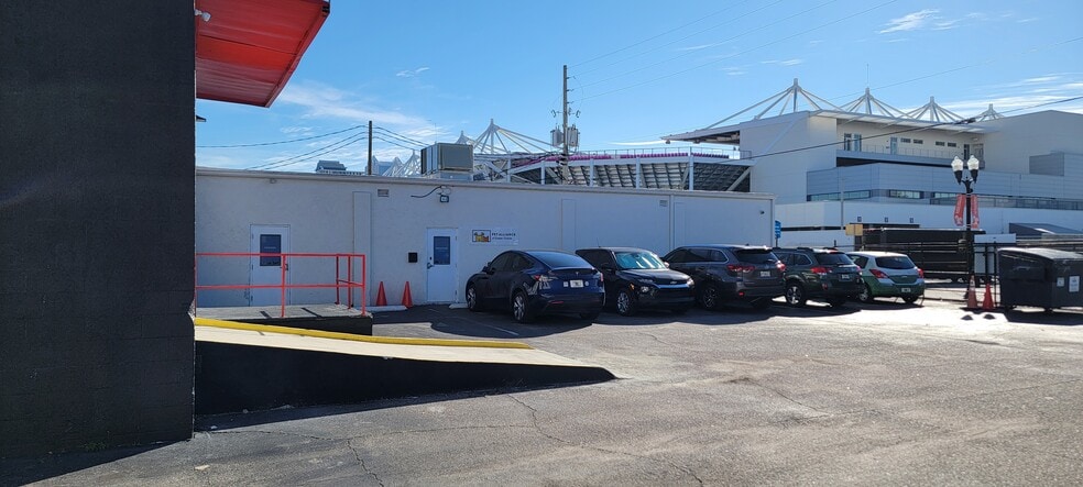 More Photos Of 777 W Central Blvd, Orlando Warehouse For Lease