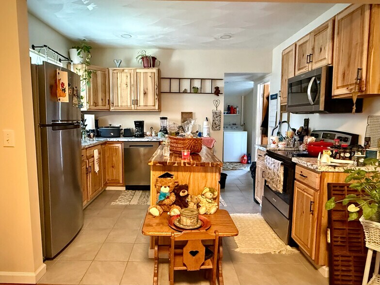 More Photos Of 361-369 Broad St, Waverly Apartments For Sale