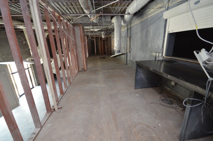 More Photos Of 1823 N Frontage Rd, Beeville Office For Sale