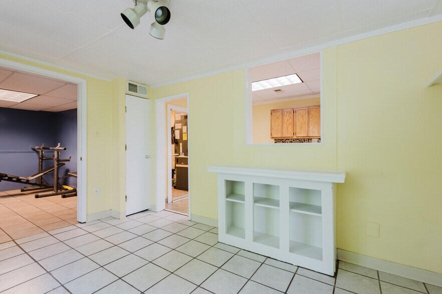 More Photos Of , Lexington Specialty For Sale