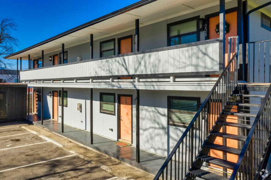 More Photos Of 4400 San Jacinto St, Dallas Multifamily For Sale