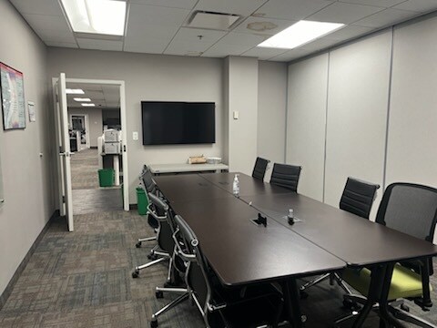 More Photos Of 7820 E Pleasant Valley Rd, Independence Loft Creative Space For Lease