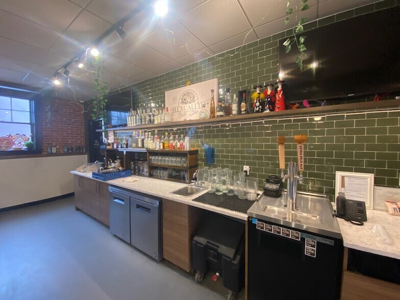 More Photos Of 17 Kellogg Ave, Amherst Storefront Retail Office For Lease