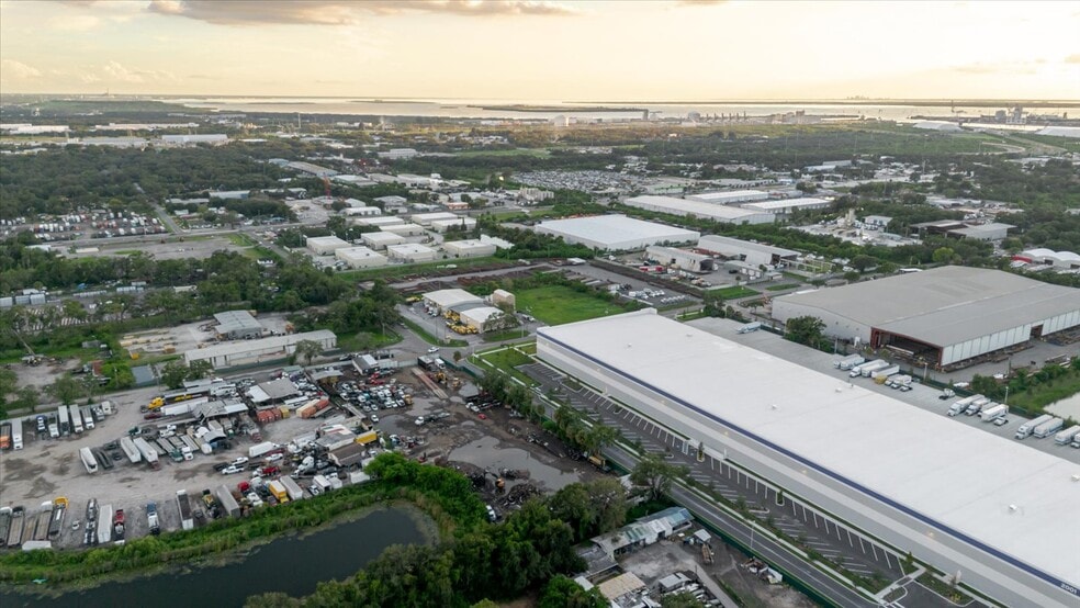 More Photos Of 5404 24th Ave S, Tampa Auto Salvage Facility For Sale