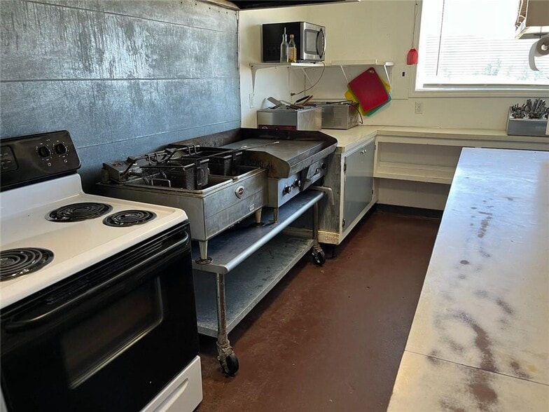 More Photos Of 20674 S Highway 59, Evansville Restaurant For Sale