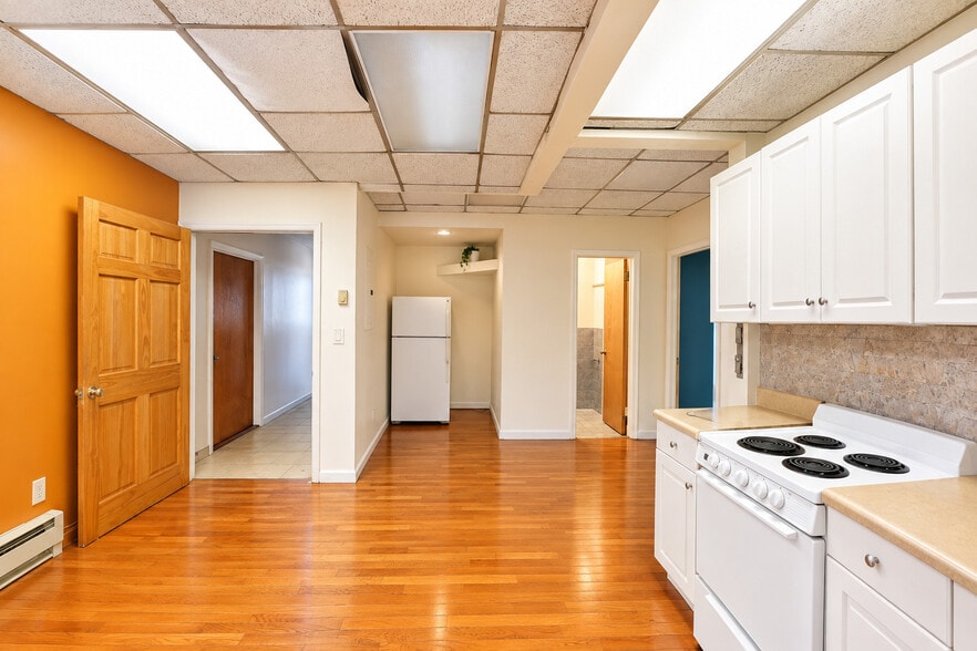 More Photos Of 64-19 Myrtle Ave, Ridgewood Freestanding For Sale