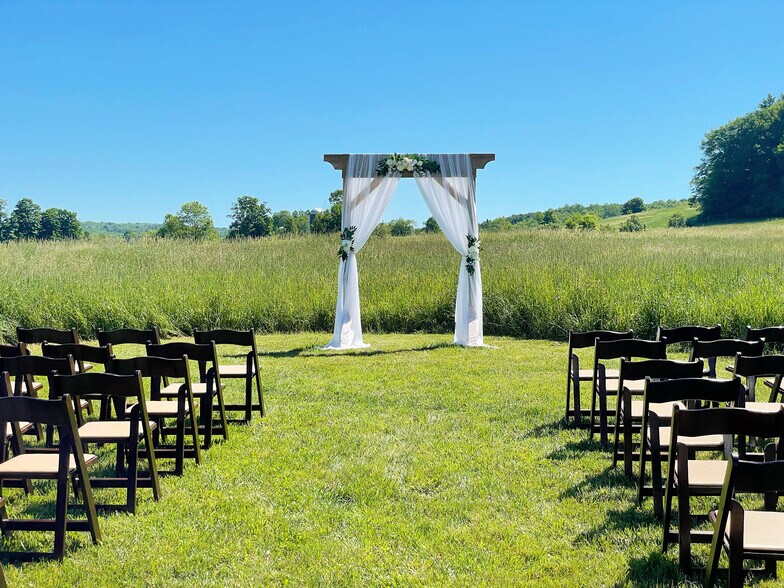 More Photos Of 538 N Harpersfield Rd, Jefferson Specialty For Sale