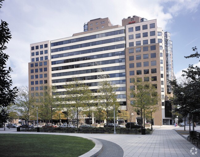 Primary Photo Of 901 N Stuart St, Arlington Office For Sale