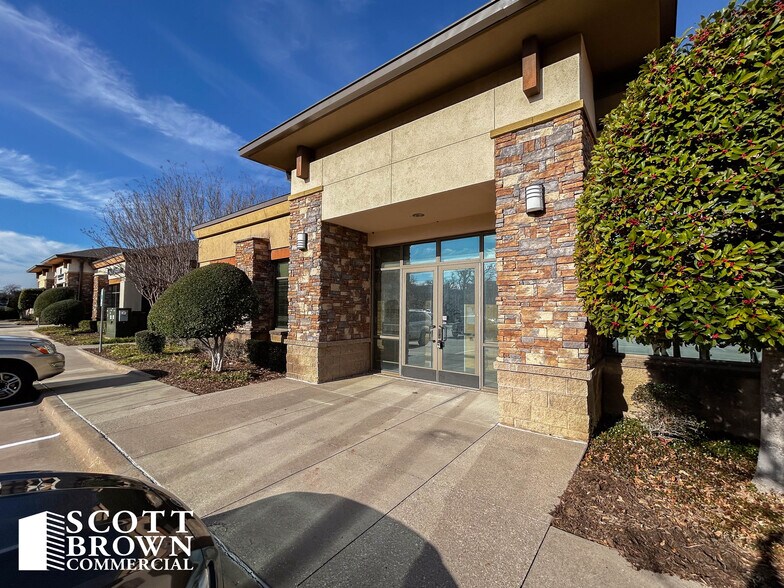 More Photos Of 2700 Village Pky, Highland Village Office For Lease