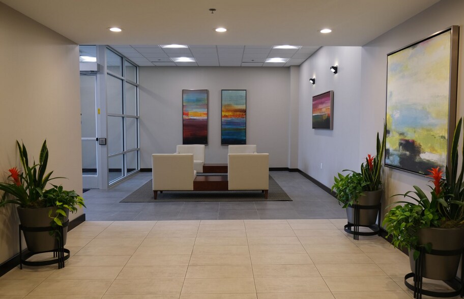 More Photos Of 12747 Olive Blvd, Creve Coeur Coworking Space