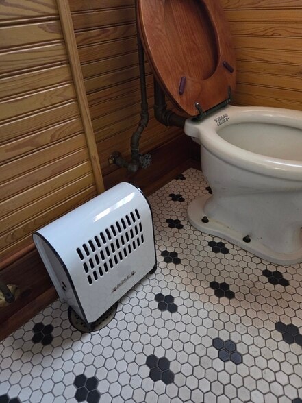 More Photos Of 815-817 Rosedale Dr, New Orleans Office For Sale