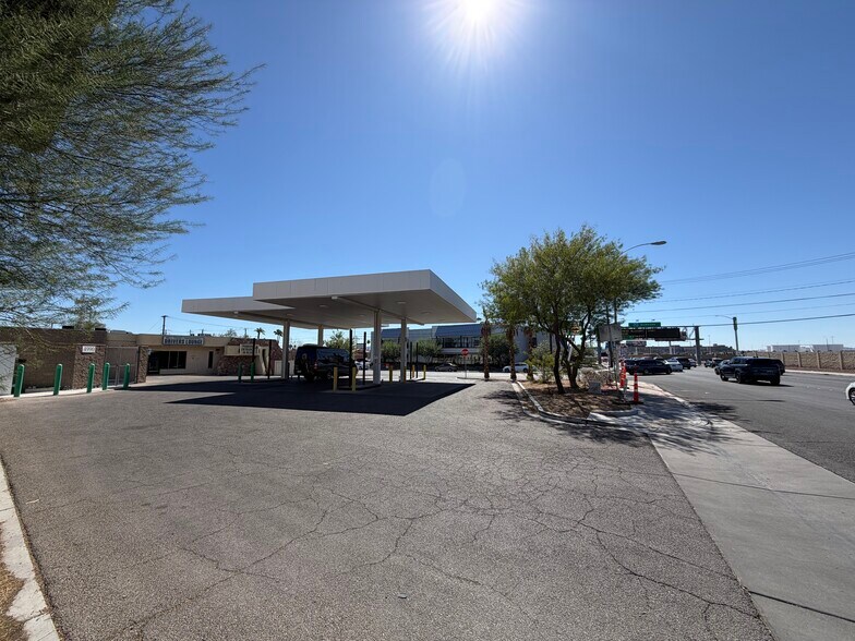 More Photos Of 4990 Paradise Rd, Las Vegas Service Station For Lease
