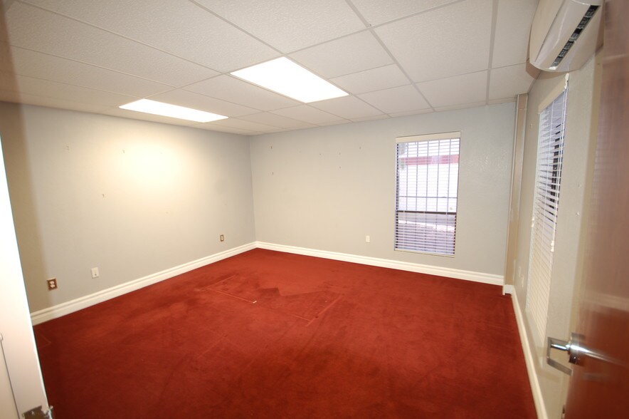 More Photos Of 6501 Boeing Dr, El Paso Office For Lease